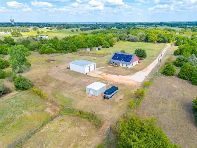$799,000 | 2900 County Road 425, Cleburne, TX 76031