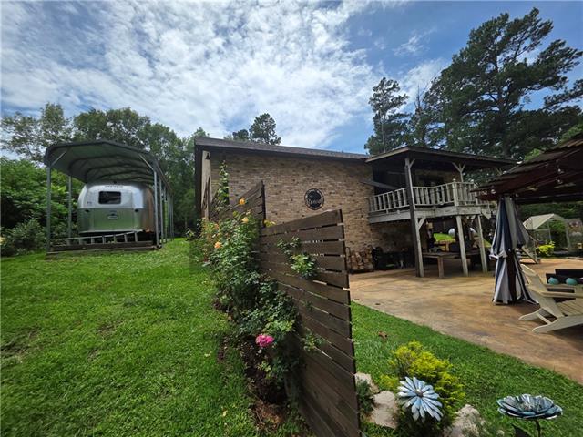 423 Pardee Road Campti, LA 71411 - Photo 3 of 37