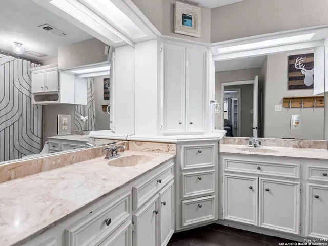 $640,000 | 834 Candlewood Circle, New Braunfels, TX 78130