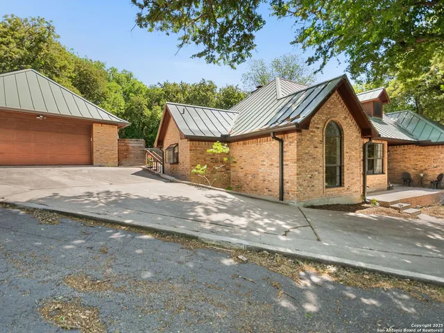 $640,000 | 834 Candlewood Circle, New Braunfels, TX 78130