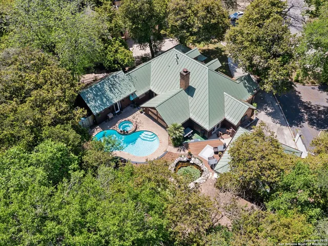 $640,000 | 834 Candlewood Circle, New Braunfels, TX 78130