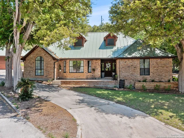 $640,000 | 834 Candlewood Circle, New Braunfels, TX 78130