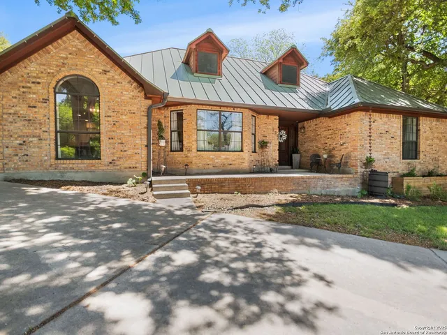 $640,000 | 834 Candlewood Circle, New Braunfels, TX 78130