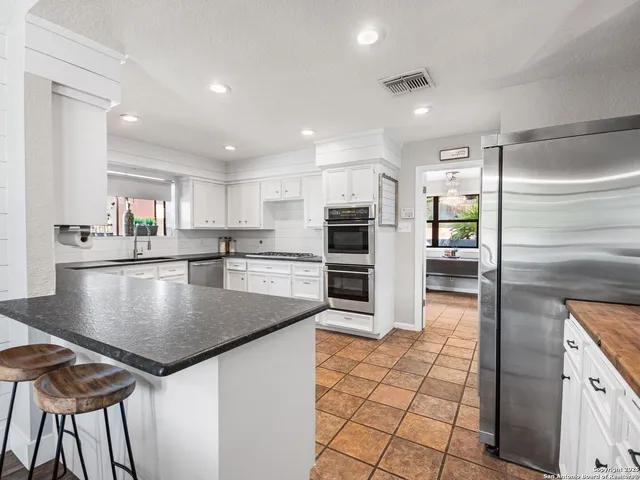 $640,000 | 834 Candlewood Circle, New Braunfels, TX 78130