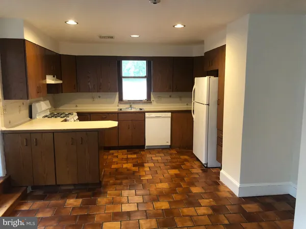 $1,500 | 1003 1/2 West Lancaster Avenue, Bryn Mawr, PA 19010