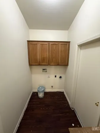 a view of utility room