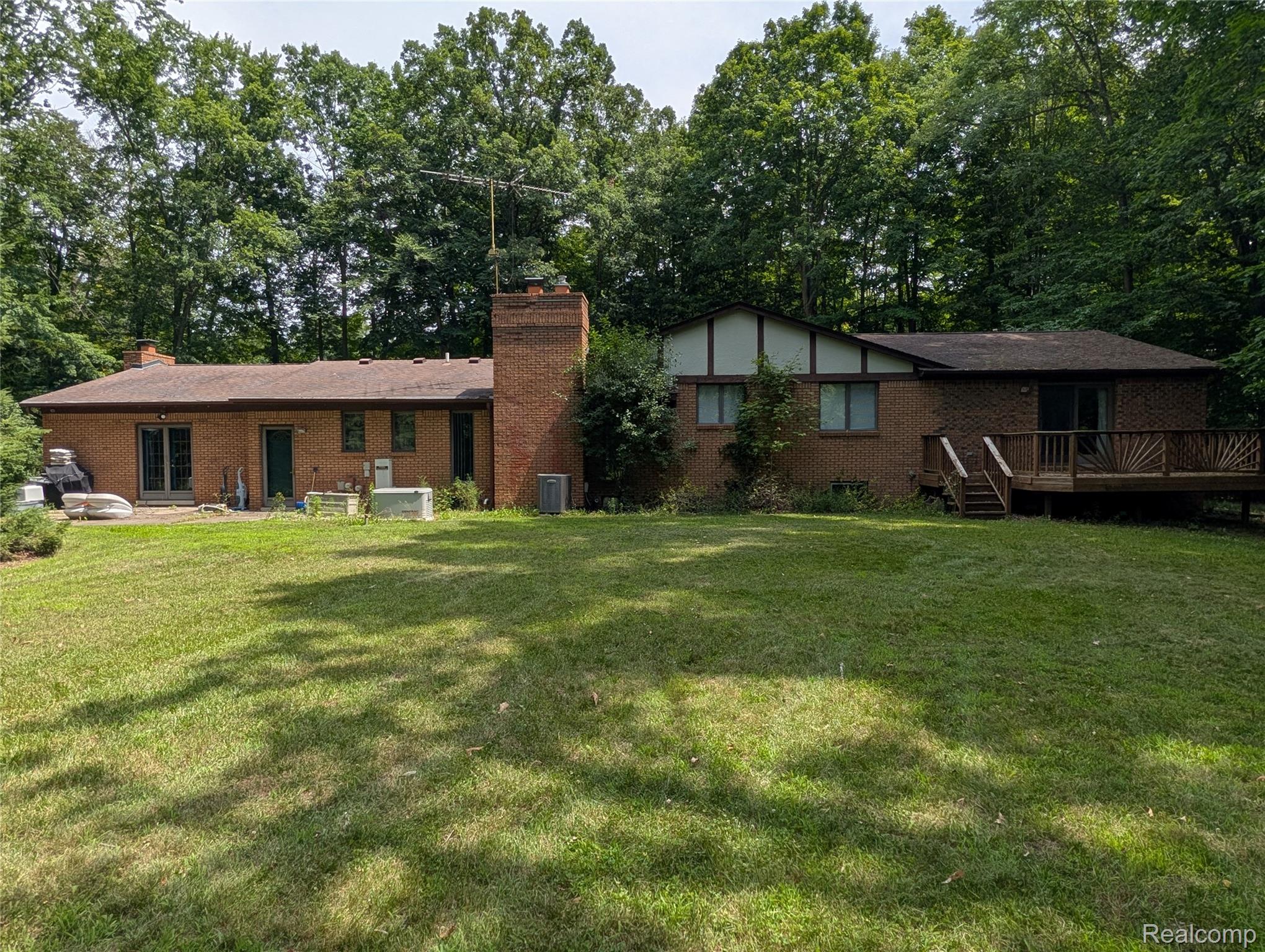 9345 Weber Road Columbus, MI 48063 - Photo 4 of 37 PXL_20260725_171458196.jpg