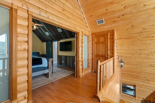 $889,000 | 1301 South Lake Drive, Gladewater, TX 75647