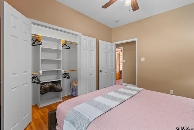 $889,000 | 1301 South Lake Drive, Gladewater, TX 75647