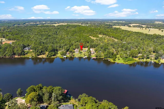 $889,000 | 1301 South Lake Drive, Gladewater, TX 75647