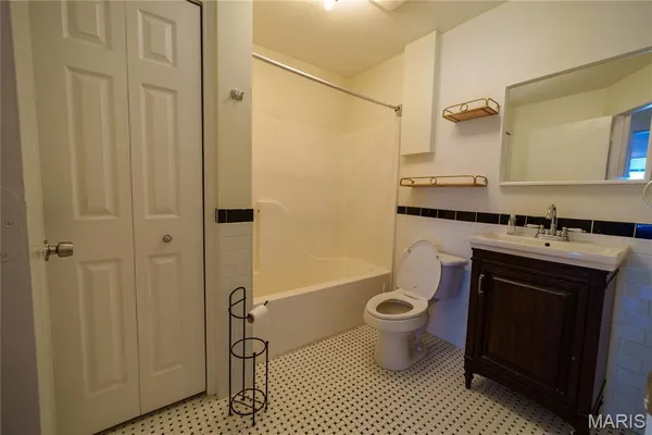 $2,000 | 324 Eldridge Avenue, Rock Hill, MO 63119