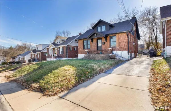 $2,000 | 324 Eldridge Avenue, Rock Hill, MO 63119