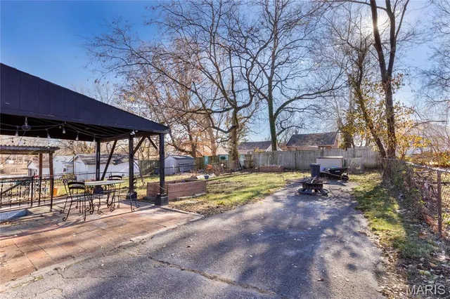 $2,000 | 324 Eldridge Avenue, Rock Hill, MO 63119