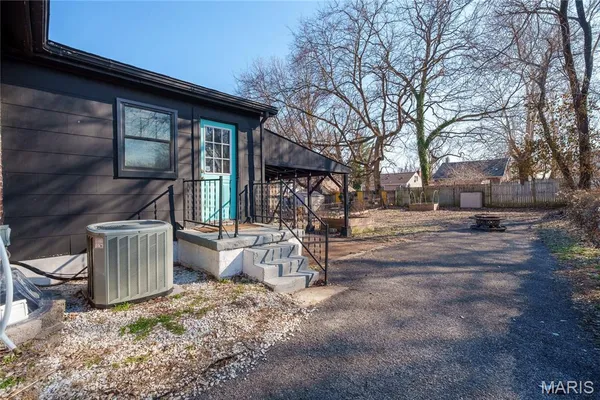 $2,000 | 324 Eldridge Avenue, Rock Hill, MO 63119