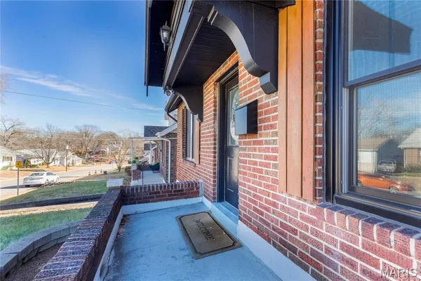 $2,000 | 324 Eldridge Avenue, Rock Hill, MO 63119