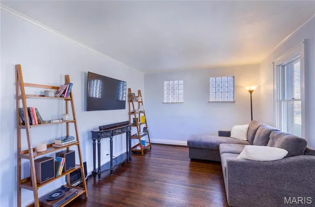 $2,000 | 324 Eldridge Avenue, Rock Hill, MO 63119