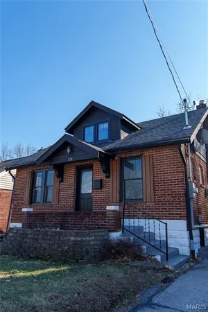 $2,000 | 324 Eldridge Avenue, Rock Hill, MO 63119