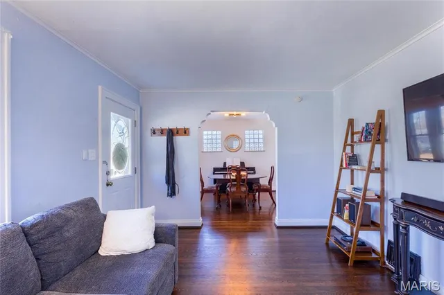 $2,000 | 324 Eldridge Avenue, Rock Hill, MO 63119