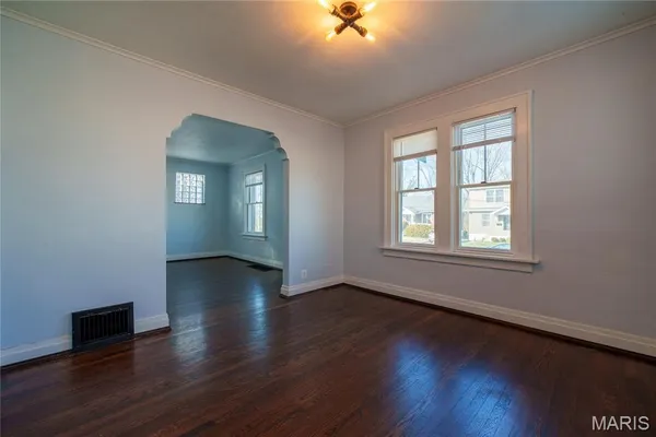 $2,000 | 324 Eldridge Avenue, Rock Hill, MO 63119