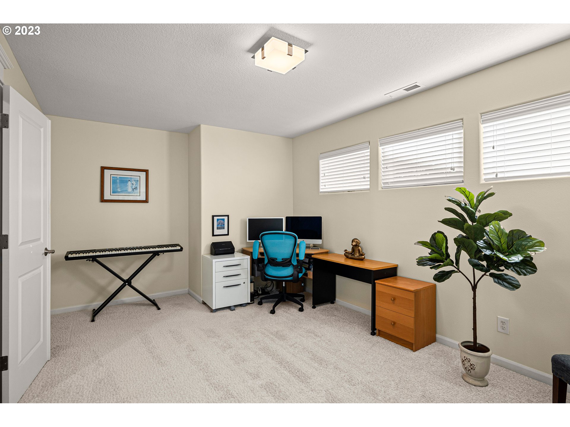2723 Northeast 159th Circle Ridgefield, WA 98642 - Photo 28 of 42 Den/Office