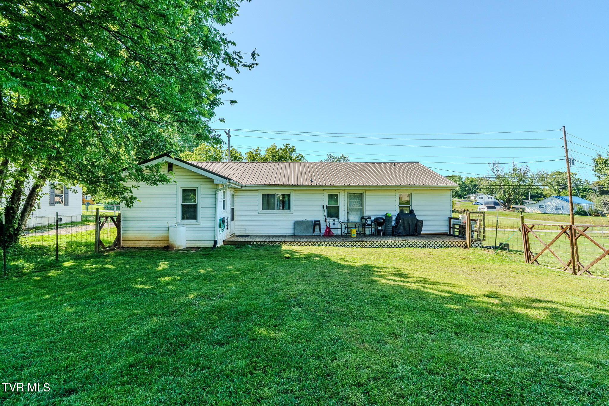 190 Debusk Road Greeneville, TN 37743 - Photo 24 of 27 23-web-or-mls-_DSC6323-HDR