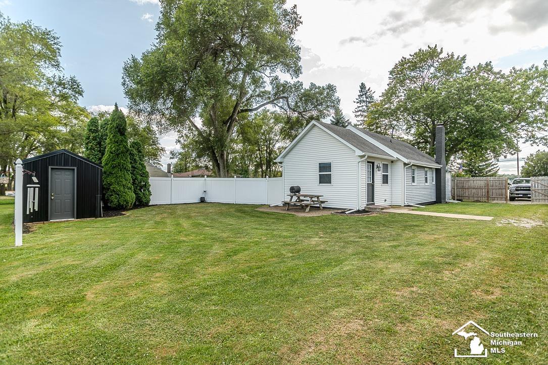 6900 Crabb Road Temperance, MI 48182 - Photo 4 of 26