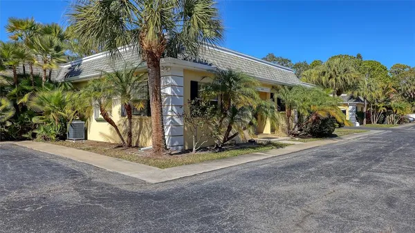 $149,900 | 2425 Aspinwall Street, Unit 2425, Sarasota, FL 34237