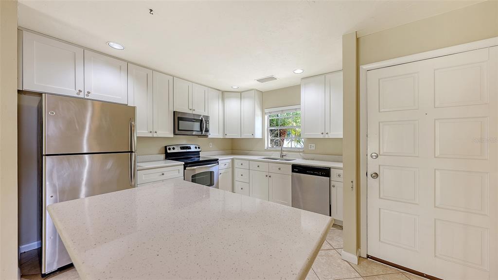 2425 Aspinwall Street, Unit 2425 Sarasota, FL 34237 - Photo 7 of 22