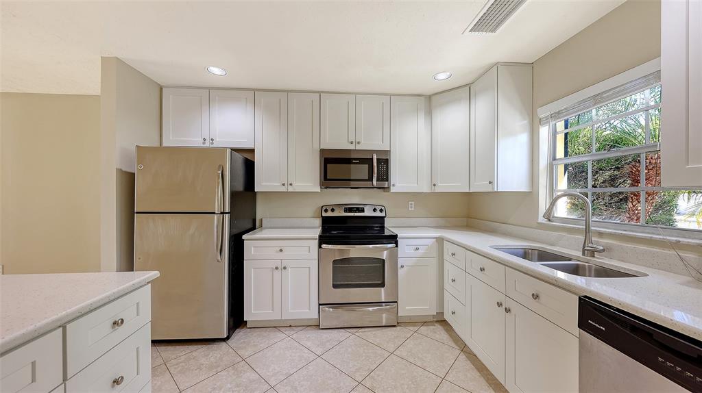 2425 Aspinwall Street, Unit 2425 Sarasota, FL 34237 - Photo 8 of 22