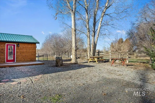 $855,000 | 2909 South 1110th Street East, Hagerman, ID 83332