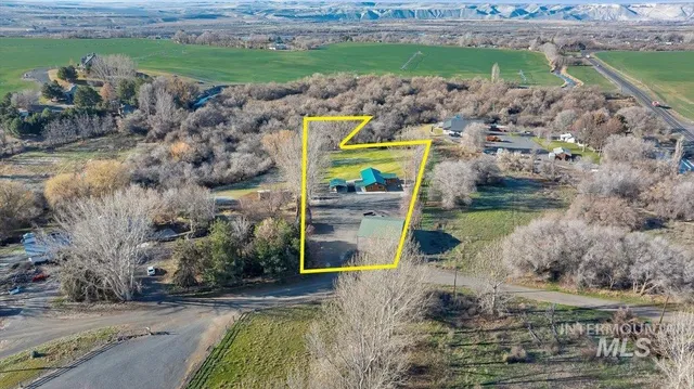 $855,000 | 2909 South 1110th Street East, Hagerman, ID 83332