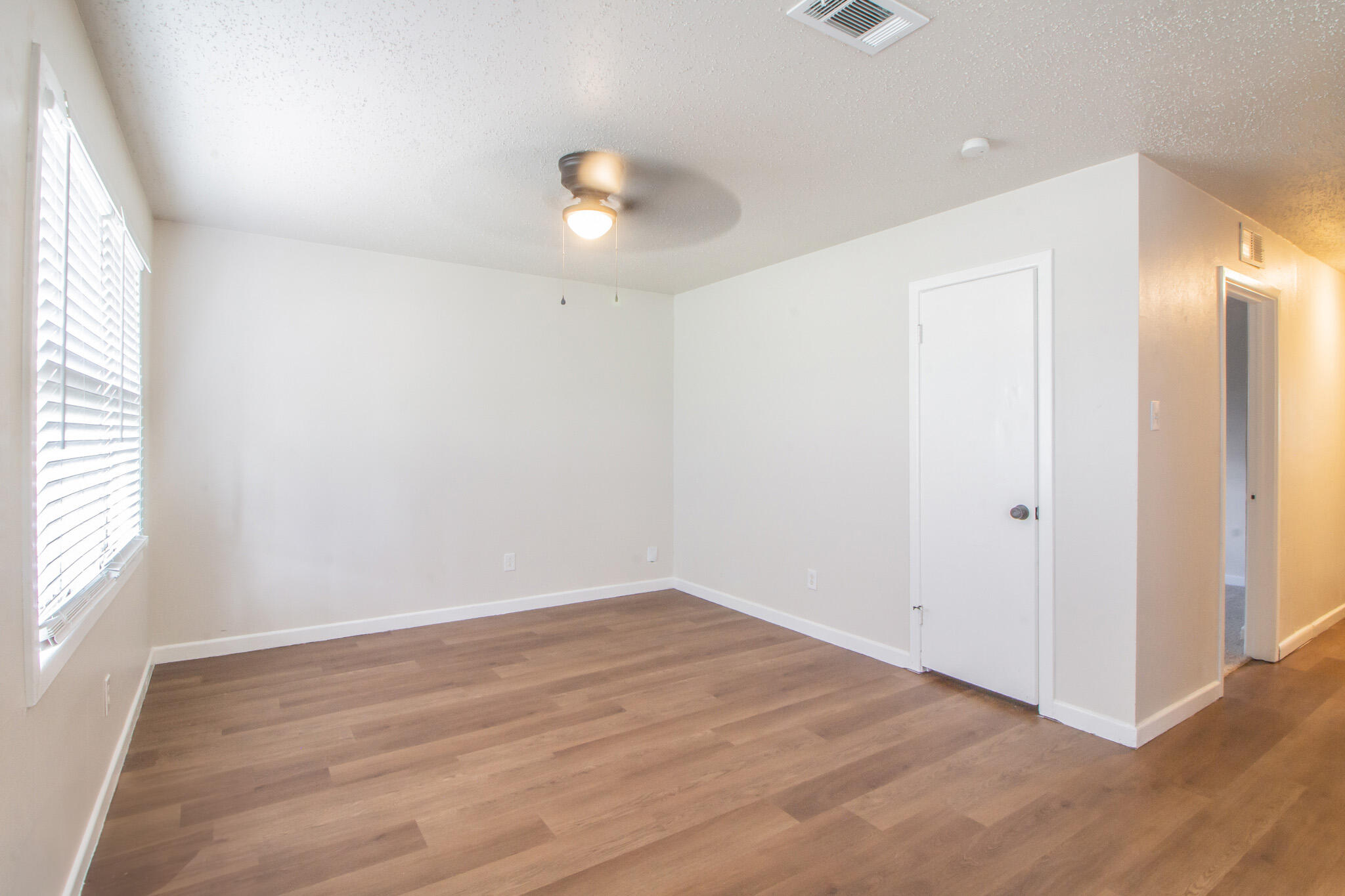 5105 39th Street Lubbock, TX 79414 - Photo 4 of 18 IMG_8878