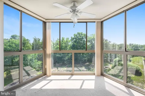 $325,000 | 19385 Cypress Ridge Terrace, Unit 519, Leesburg, VA 20176