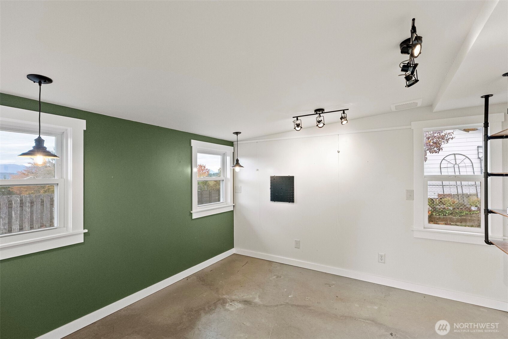2821 Sanders Avenue Bremerton, WA 98310 - Photo 13 of 40 a view of an empty room with a window