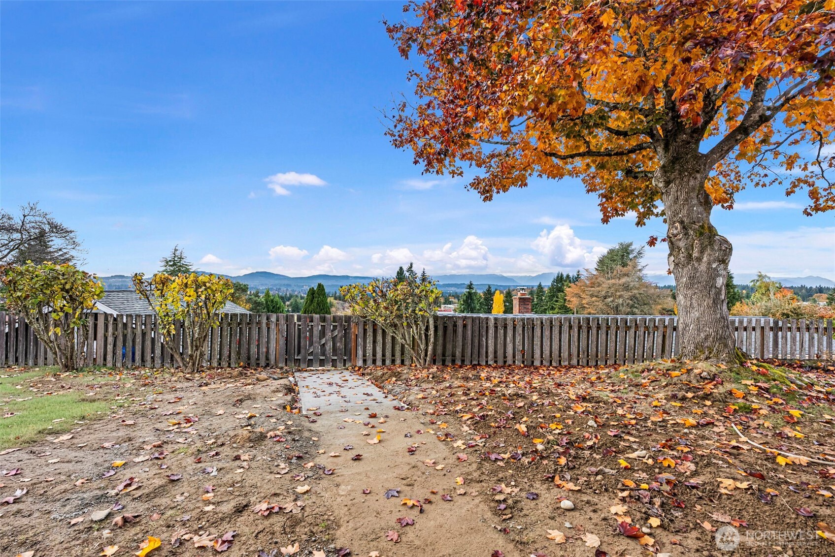2821 Sanders Avenue Bremerton, WA 98310 - Photo 33 of 40 a view of a bench in the roof deck