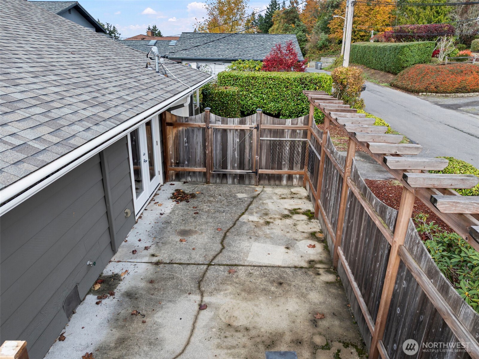 2821 Sanders Avenue Bremerton, WA 98310 - Photo 4 of 40