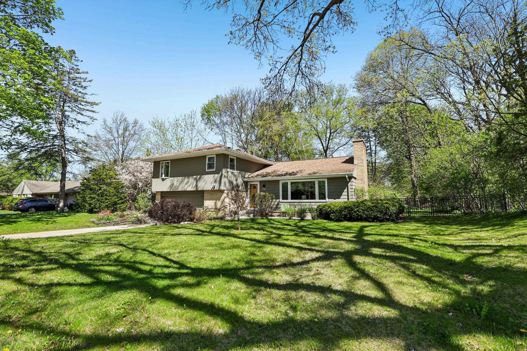 5522 Barton Road Madison, WI 53711 - Photo 10 of 40