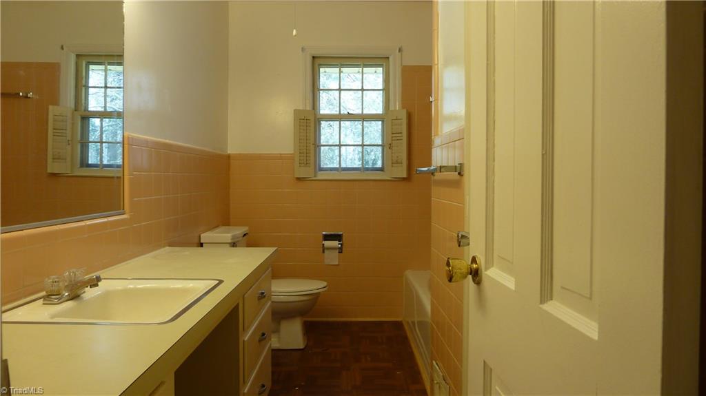 2107 Independence Road Winston-Salem, NC 27106 - Photo 15 of 20 Full Bath