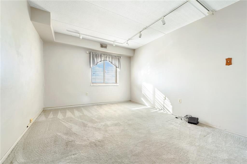 5600 Munhall Road, Unit 709 Pittsburgh, PA 15217 - Photo 14 of 25 Gallery Image 14