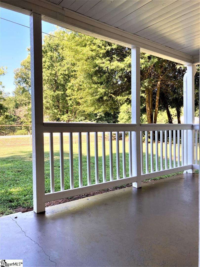 474 Old Hunts Bridge Road Greenville, SC 29617 - Photo 4 of 36 Gallery Image 4