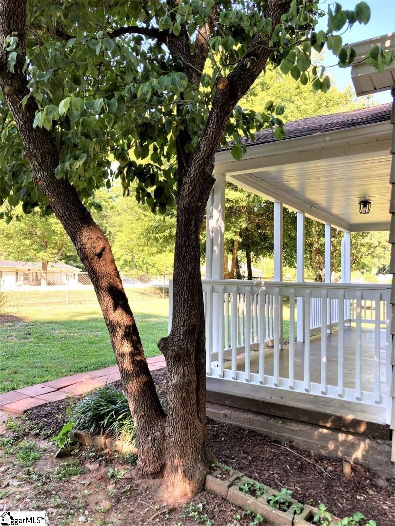 474 Old Hunts Bridge Road Greenville, SC 29617 - Photo 6 of 36 Gallery Image 6