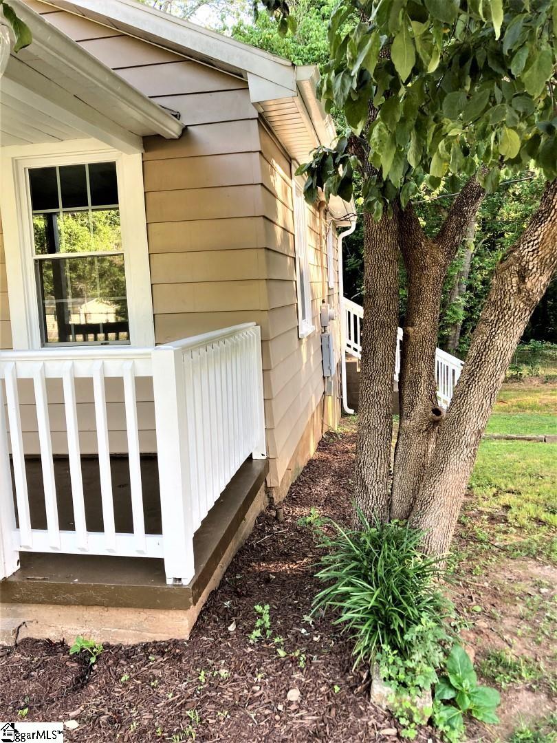 474 Old Hunts Bridge Road Greenville, SC 29617 - Photo 9 of 36 Gallery Image 9