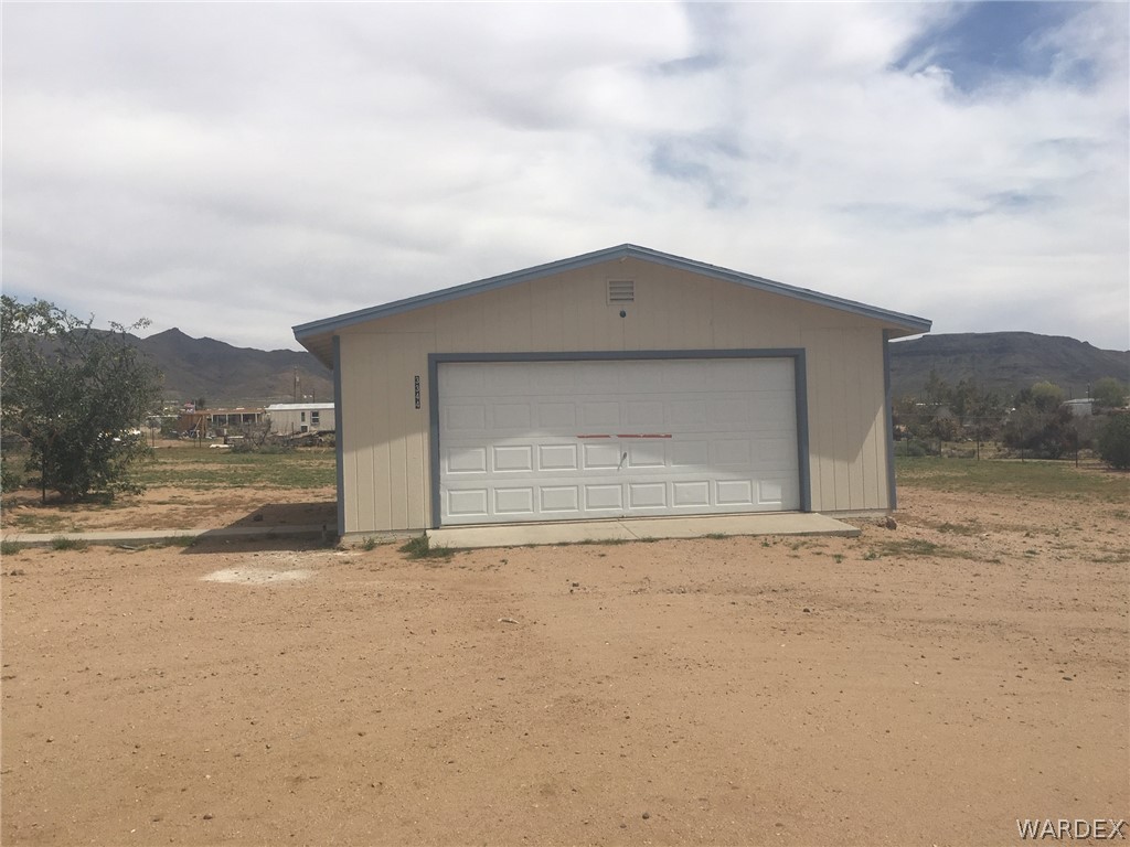 3344 Hope Road Golden Valley, AZ 86413 - Photo 3 of 18