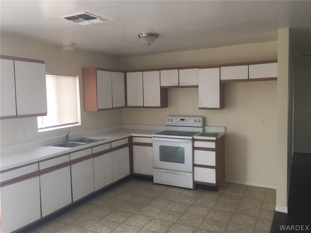 3344 Hope Road Golden Valley, AZ 86413 - Photo 8 of 18