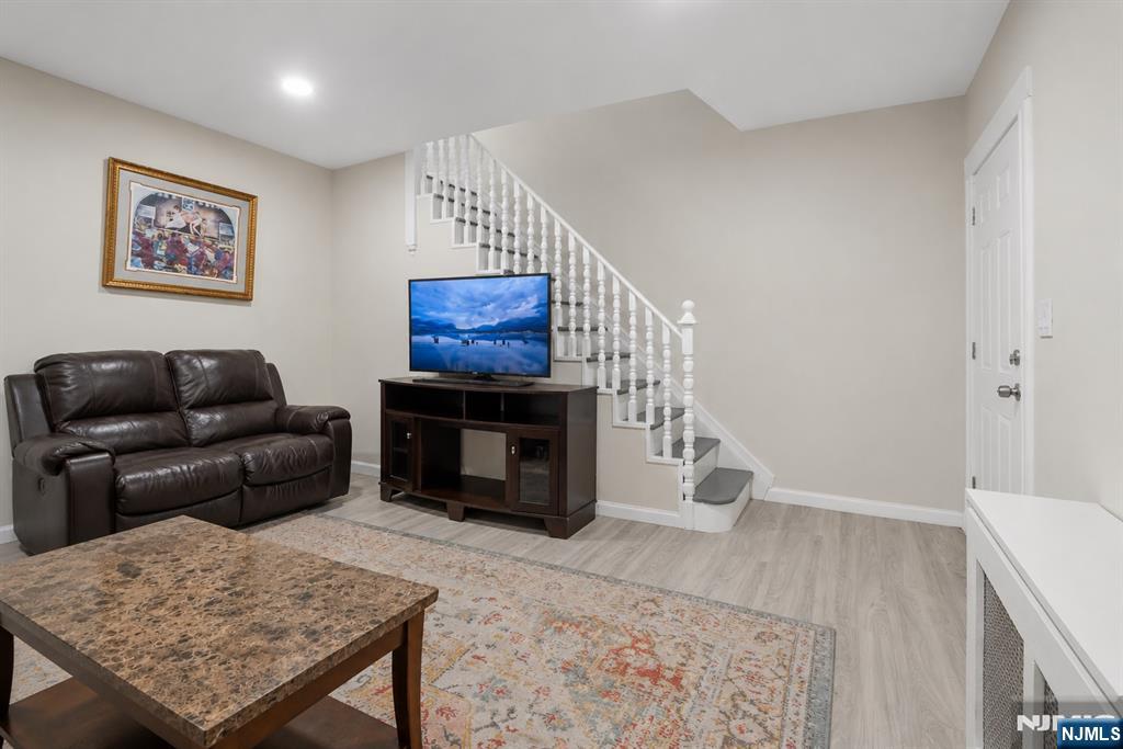 9 Sycamore Street Bloomfield, NJ 07003 - Photo 6 of 34