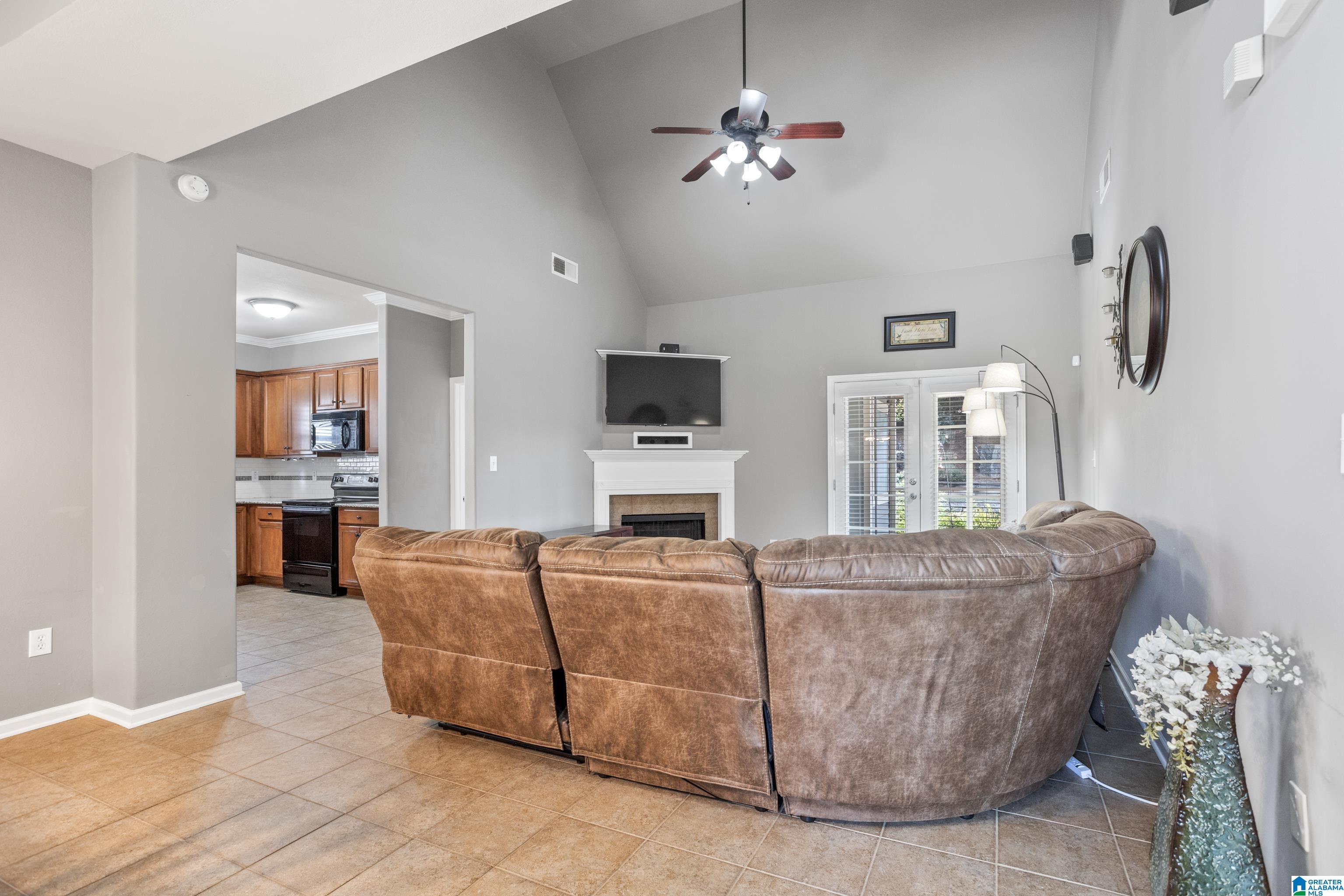 124 Robin Street Calera, AL 35040 - Photo 3 of 43