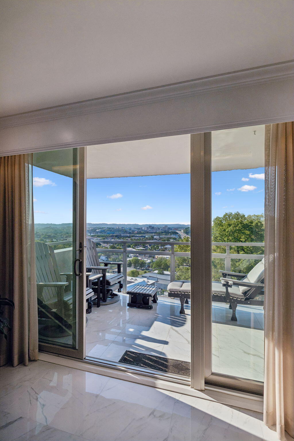 1131 Stringers Ridge Road, Unit 5D Chattanooga, TN 37405 - Photo 36 of 62 Balcony