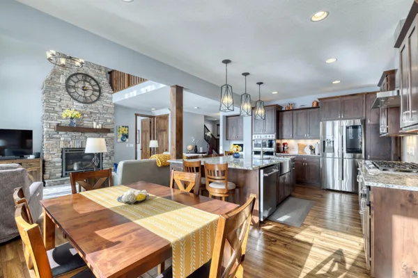 $1,150,000 | 1774 Highway 2 Two Harbors, Two Harbors, MN 55616