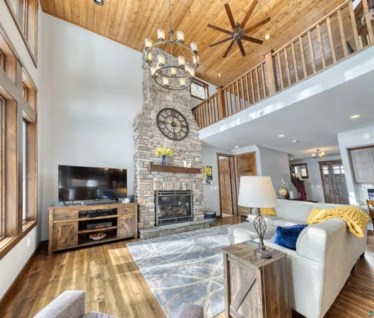 $1,150,000 | 1774 Highway 2 Two Harbors, Two Harbors, MN 55616