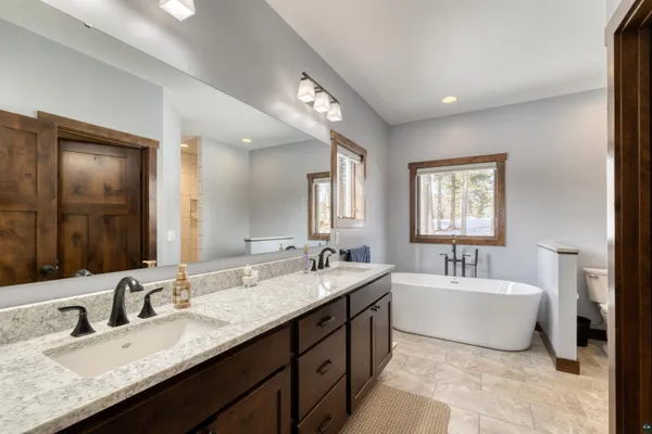 $1,150,000 | 1774 Highway 2 Two Harbors, Two Harbors, MN 55616